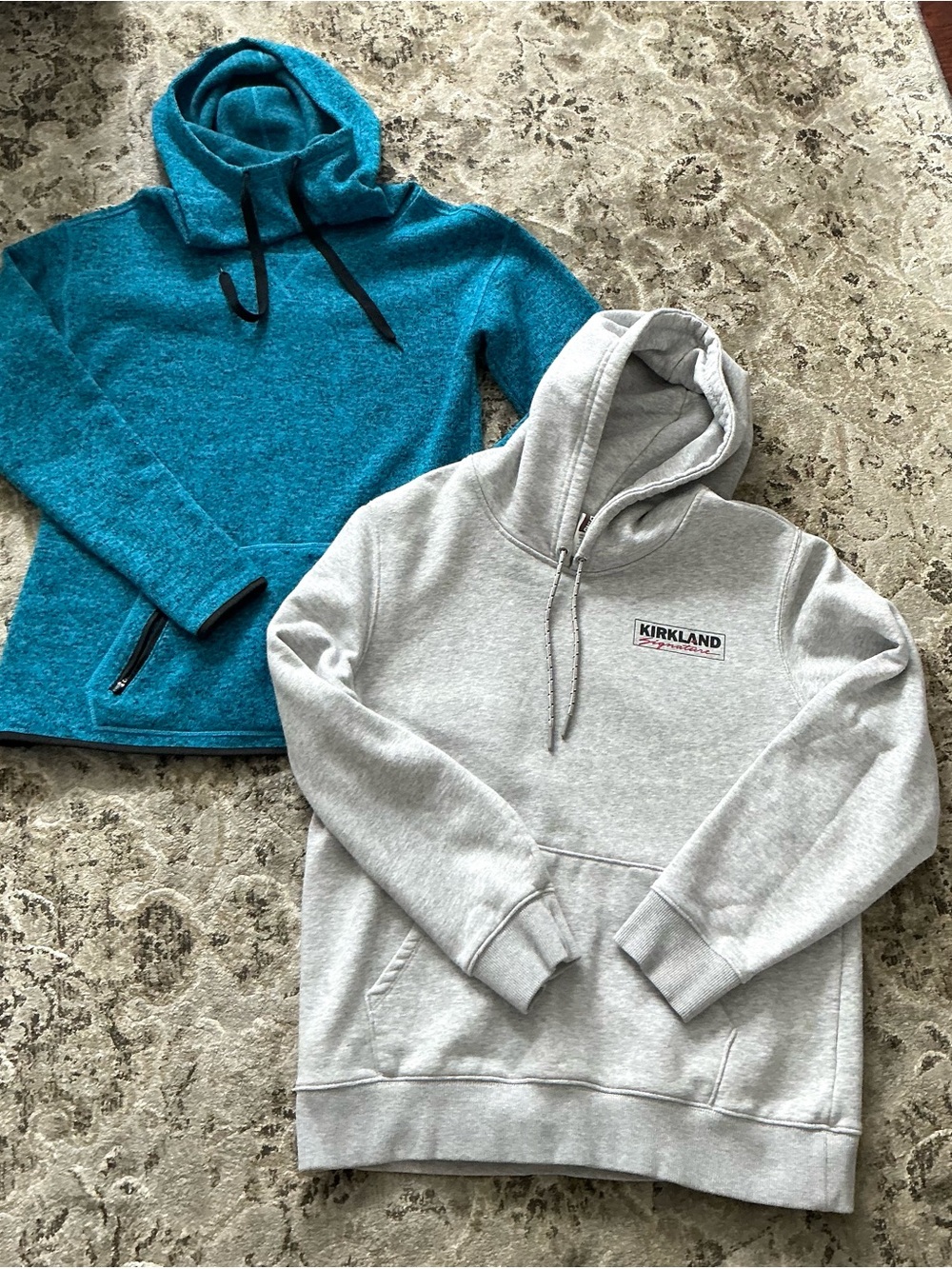 TWO soft and comfy hooded pullovers 💙🩶